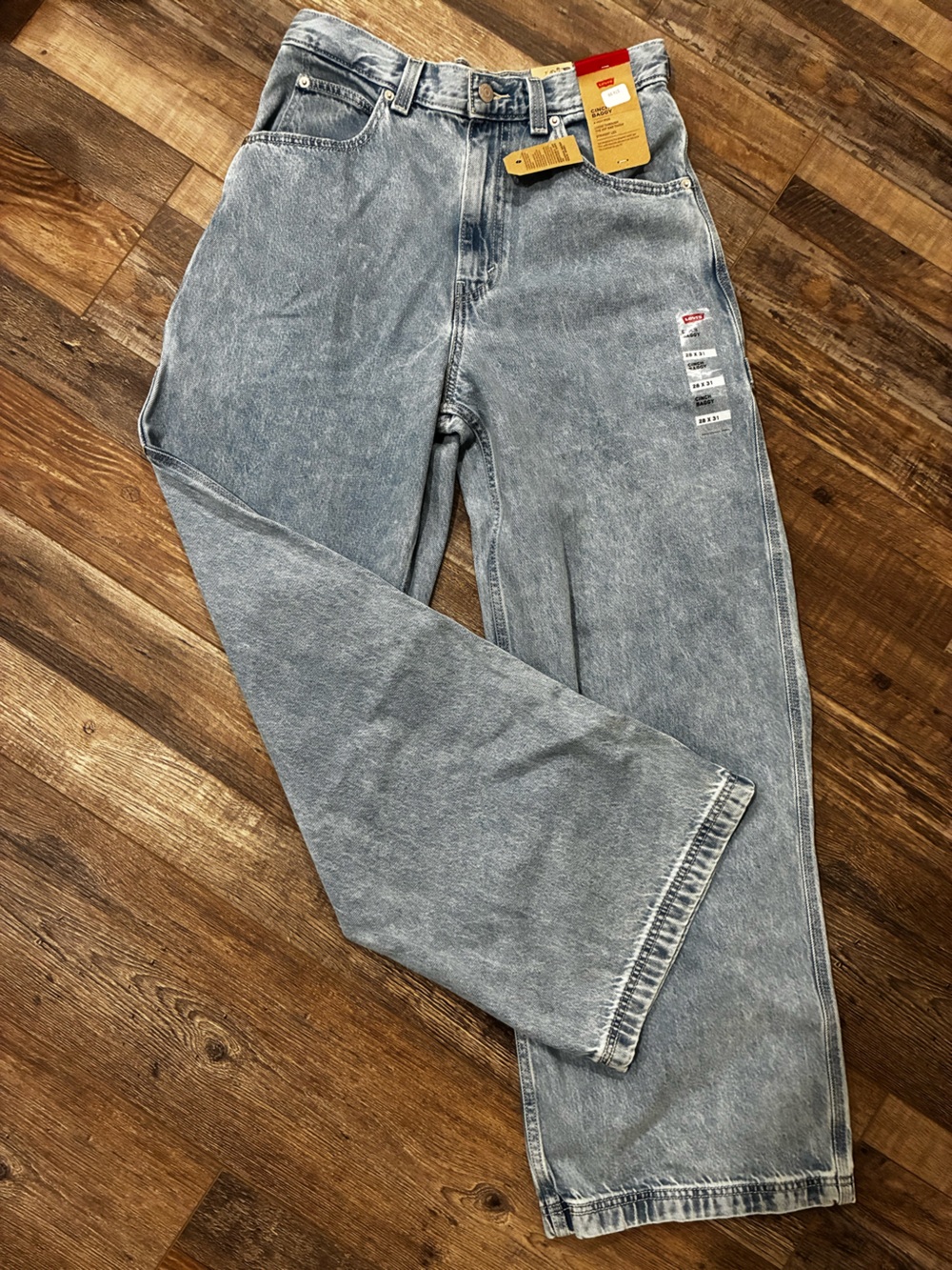 Levi's Women's Medium Wash Baggy Jeans